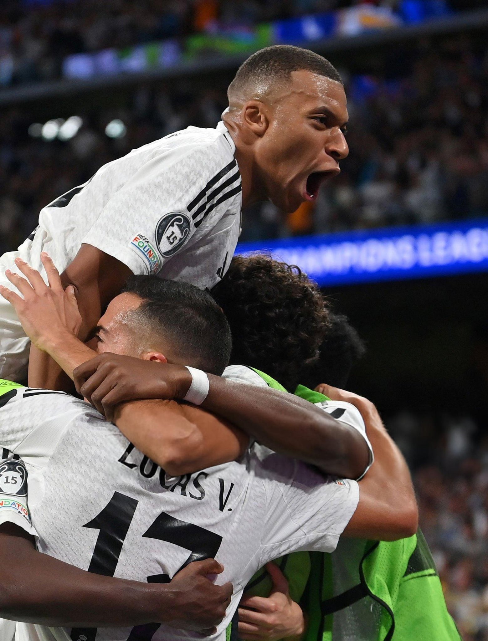 oubao足球赛事-多特蒙德艰难取胜,守住三分关键一场