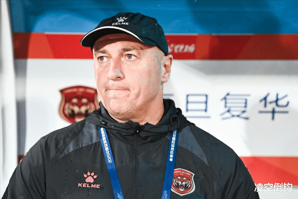 欧宝oubao官网-大连实德队在比赛中展现出色实力，取得胜利(大连实德队长都有谁)